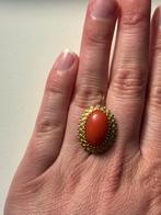 Antieke broche bloedkoraal goud ring, Ophalen of Verzenden, Goud
