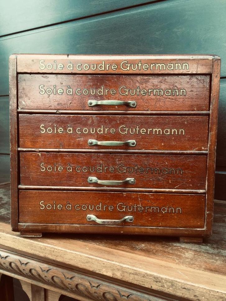 Origineel oud Gütermann garenkastje / fourniturenkastje, Huis en Inrichting, Kasten | Ladekasten, Gebruikt, Eikenhout, 3 of 4 laden
