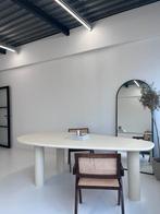 NIEUW!! Beton ciré eettafel met 3 poten., Ophalen of Verzenden, Vijf personen of meer, Overige vormen, Nieuw