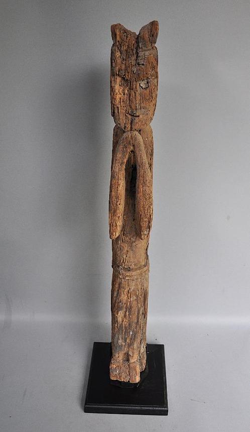 Authentiek oud Nepalees houten wachtersbeeld , ca 1950, Antiek en Kunst, Kunst | Niet-Westerse kunst, Verzenden