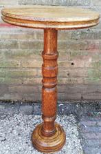 Piedestal. Massief eiken. 70 cm groot., Antiek en Kunst, Ophalen