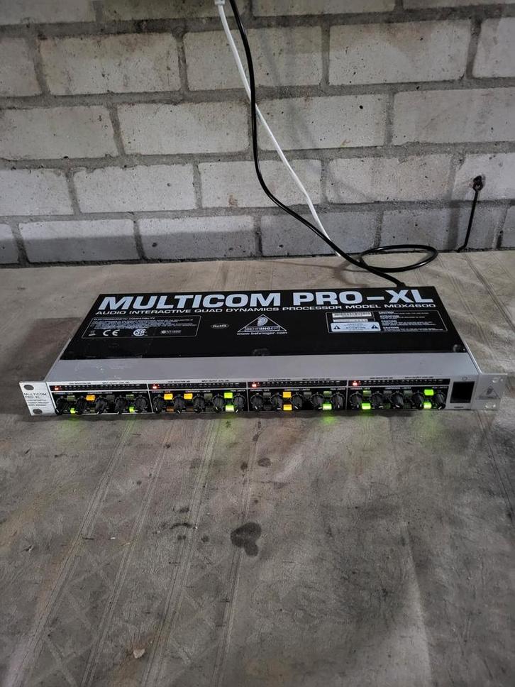 Behringer Multicom PRO XL MDX4600, Muziek en Instrumenten, Versterkers | Bas en Gitaar, Zo goed als nieuw, 100 watt of meer, Ophalen of Verzenden