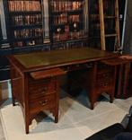 Antiek Klassiek Chesterfield Bureau met Groen Leerinleg, Ophalen of Verzenden