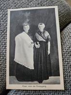 Scheveningen klederdracht klaar voor de doopgang, Zuid-Holland, Ophalen of Verzenden, Voor 1920