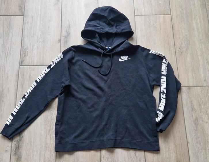 Nike mt M (140-152) Zgan zwarte hoody, Kinderen en Baby's, Kinderkleding | Maat 152, Zo goed als nieuw, Jongen of Meisje, Trui of Vest