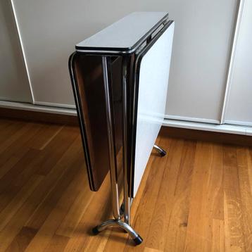 Vintage Opklapbaar Tafeltje beschikbaar voor biedingen