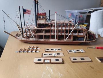 Zeer kleurrijk en open model Spirit of Mississippi, 72x35x24 beschikbaar voor biedingen