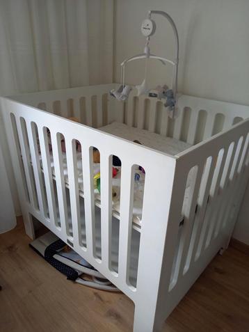 Kinderbox babybox  beschikbaar voor biedingen