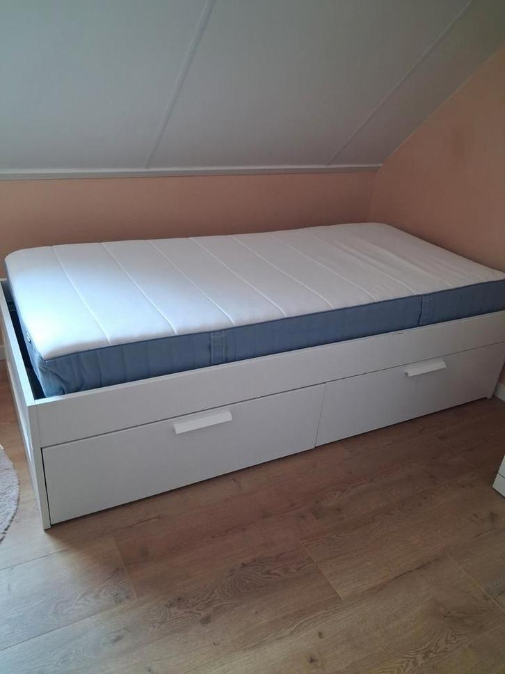 Ikea bed 90 x 200, Huis en Inrichting, Slaapkamer | Bedden, Zo goed als nieuw, Eenpersoons, 90 cm, 200 cm, Overige materialen