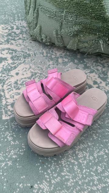 Uggs roze zomer slippers maat 38 