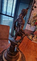 Prachtig bronzen beeld, Ophalen