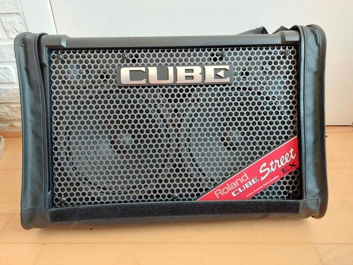 Roland Cube Street EX Portable Battery Gitaaramplifier, Muziek en Instrumenten, Versterkers | Bas en Gitaar, Zo goed als nieuw