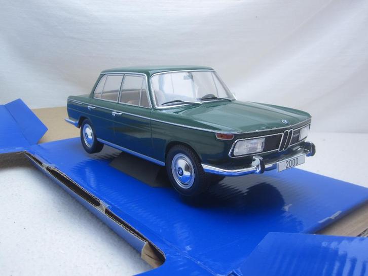 BMW 2000 Tilux donkergroen 1966  1:18 MCG, Hobby en Vrije tijd, Modelauto's | 1:18, Nieuw, Auto, Overige merken, Ophalen of Verzenden