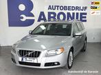 Volvo V70 2.5T Summum, Zwart, 2521 cc, Navigatiesysteem, 92 €/maand
