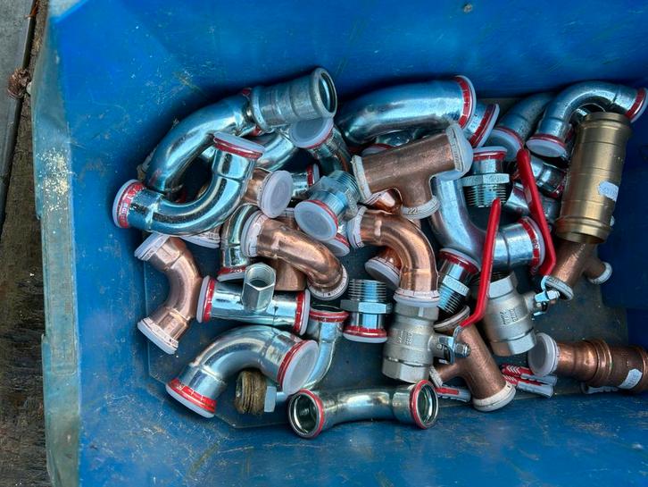 Handgereedschap loodgieter en div materialen, Doe-het-zelf en Verbouw, Gereedschap | Handgereedschap, Zo goed als nieuw, Ophalen