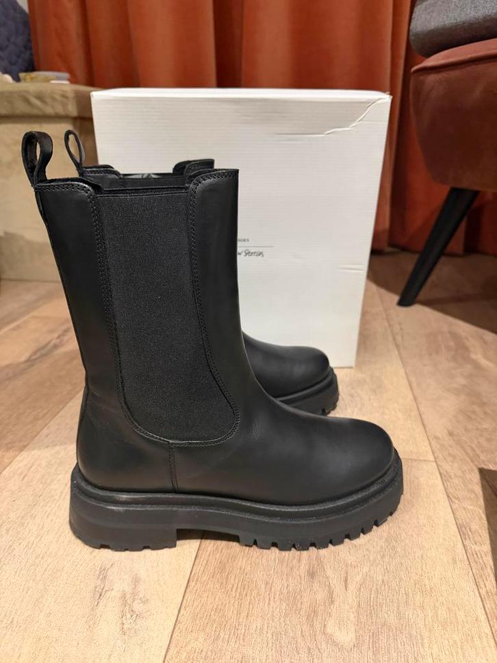 & Other Stories Chuncky Leren Chelsea Laarzen 38, Kleding | Dames, Schoenen, Zo goed als nieuw, Lage of Enkellaarzen, Zwart, Ophalen of Verzenden