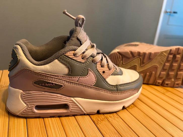 Nike Air Max kinderschoenen maat 31, Kleding | Heren, Schoenen, Gedragen, Sneakers of Gympen, Overige kleuren, Ophalen of Verzenden