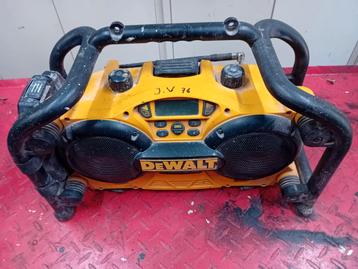 De walt radio  beschikbaar voor biedingen