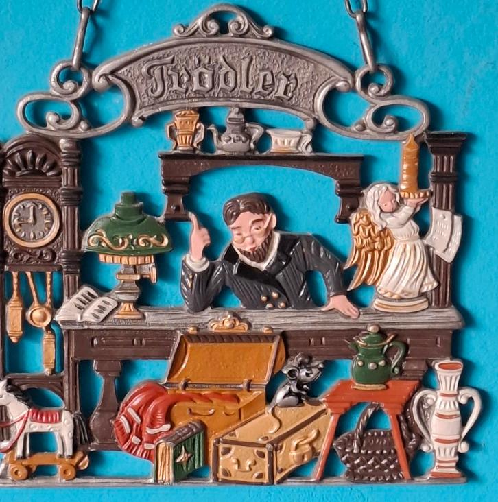 Antiekwinkel. Muurhanger. Kuhn Zinn. Handpainted. Duitsland, Antiek en Kunst, Curiosa en Brocante, Ophalen