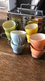 Vintage glazen koffiekopjes in pastel kleur “Vitrosax Italy”, Huis en Inrichting, Keuken | Servies, Glas, Overige stijlen, Kop(pen) en/of Schotel(s)