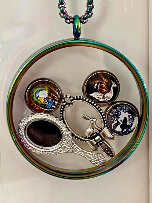 *Uniek!*Ketting+lockethanger Alice in wonderland floaters…, Sieraden, Tassen en Uiterlijk, Kettingen, Nieuw, Overige materialen