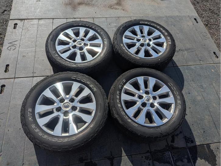 Toyota Tundra 20" wielen banden velgen winterset Sequoia, Auto-onderdelen, Banden en Velgen, Banden en Velgen, 20 inch, 275 mm