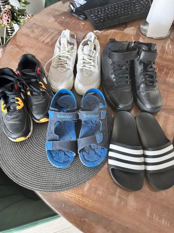 Nieuwe en 1x gebruikte schoenen jongens diverse maten beschikbaar voor biedingen
