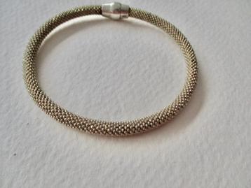 Zilveren rose/goud kleur armband flexibele band 6 cm. zilver beschikbaar voor biedingen