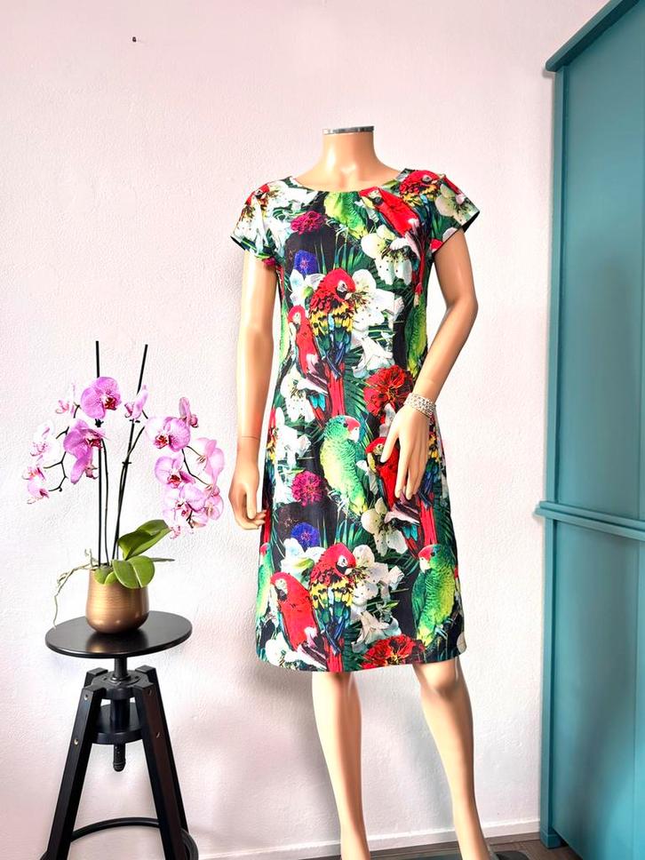 SMASHED LEMON jurk maat 38 - papgaaien, Kleding | Dames, Jurken, Zo goed als nieuw, Maat 38/40 (M), Rood, Knielengte, Ophalen of Verzenden