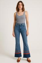 Flared Jeans met Geborduurde Details – S, Kleding | Dames, Spijkerbroeken en Jeans, Ophalen of Verzenden, Zo goed als nieuw, Blauw
