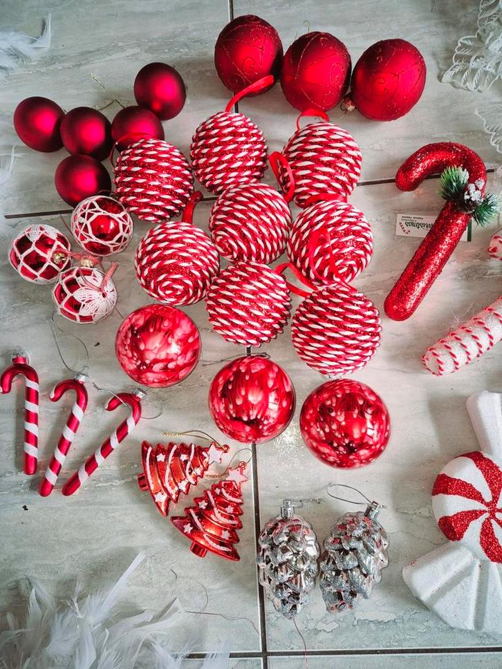 Rood wit kerstballenset, groot mooi pakket, Diversen, Kerst, Nieuw, Ophalen of Verzenden