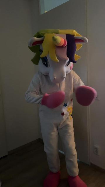Eenhoorn te huur mascotte beschikbaar voor biedingen