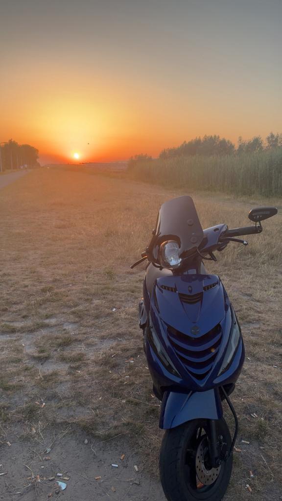 Piaggio Zip 80cc, Fietsen en Brommers, Scooters | Piaggio, Zo goed als nieuw, Zip, Benzine, Ophalen