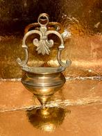 Oud Messing Wijwaterbakje met Fleur-de-Lis (MPIV), Antiek en Kunst, Ophalen of Verzenden