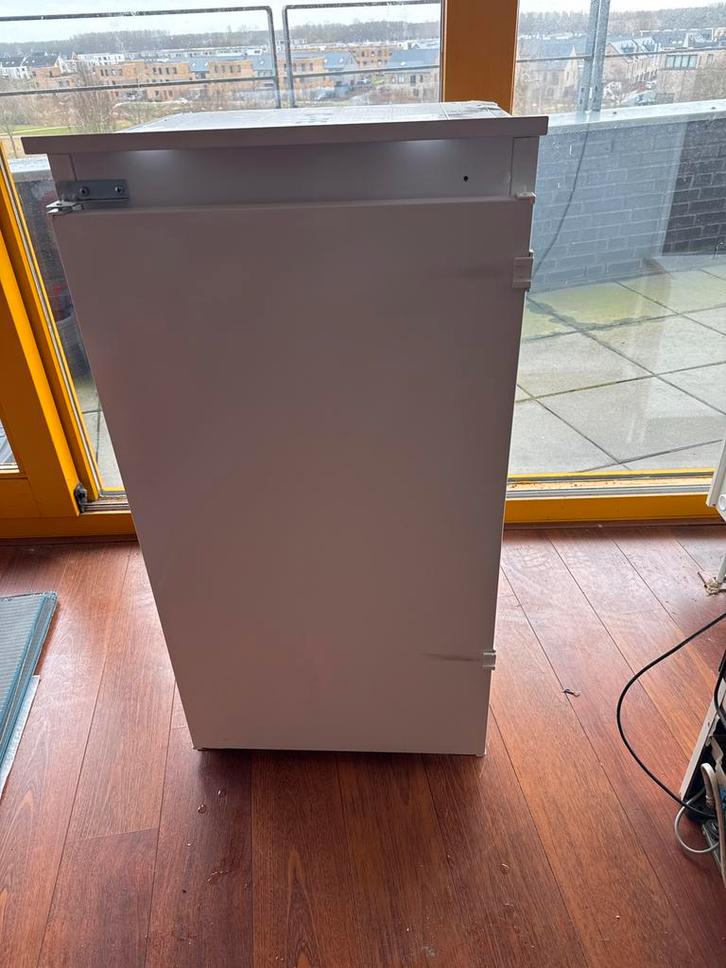 Atag Inbouwkoelkast met Vriesvak - Perfect voor Kleine Keuke, Witgoed en Apparatuur, Koelkasten en IJskasten, Gebruikt, Met vriesvak