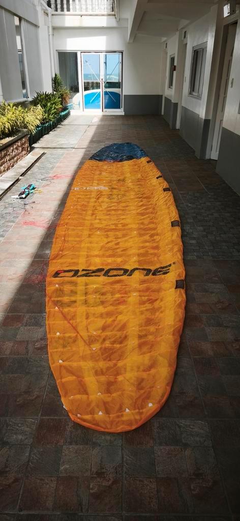 Ozone R1 V4 - 9 meter, perfecte conditie., Watersport en Boten, Kitesurfen, Nieuw, Kite, Geen board, Ophalen of Verzenden