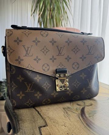 Louis vuitton pochette metis beschikbaar voor biedingen