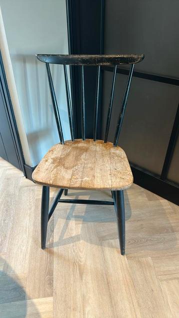 Vintage houten spijlen stoel teak met zwart beschikbaar voor biedingen