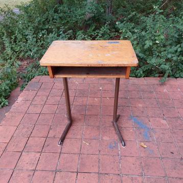Vintage schooltafel - charmant en functioneel beschikbaar voor biedingen