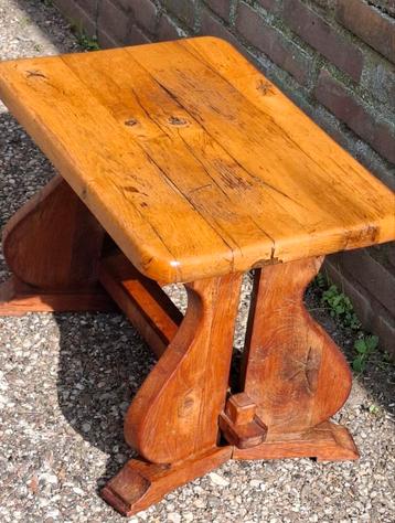 Bijzettafel/plantentafeltje.  Massief.  Ca 1900/1920. beschikbaar voor biedingen