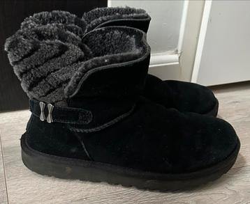 Ugg laarsjes schoenen maat 38 beschikbaar voor biedingen