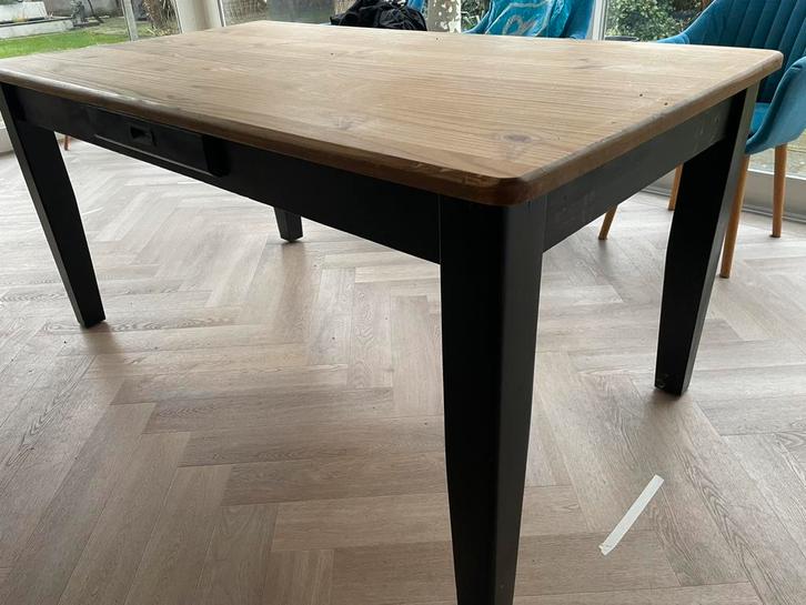 Zwarte eetafel met grenen blad 160 x 90 cm, Huis en Inrichting, Tafels | Eettafels, Zo goed als nieuw, 50 tot 100 cm, 150 tot 200 cm