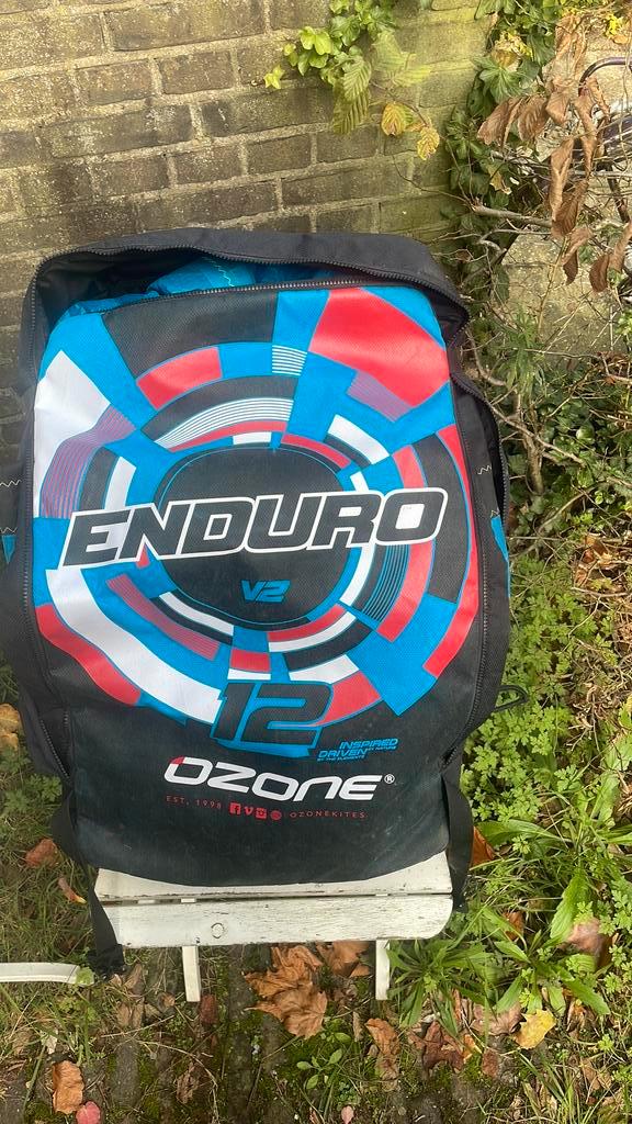 Ozone Enduro V2 12m2, Watersport en Boten, Kitesurfen, Zo goed als nieuw, 12 m², Geen board, Ophalen