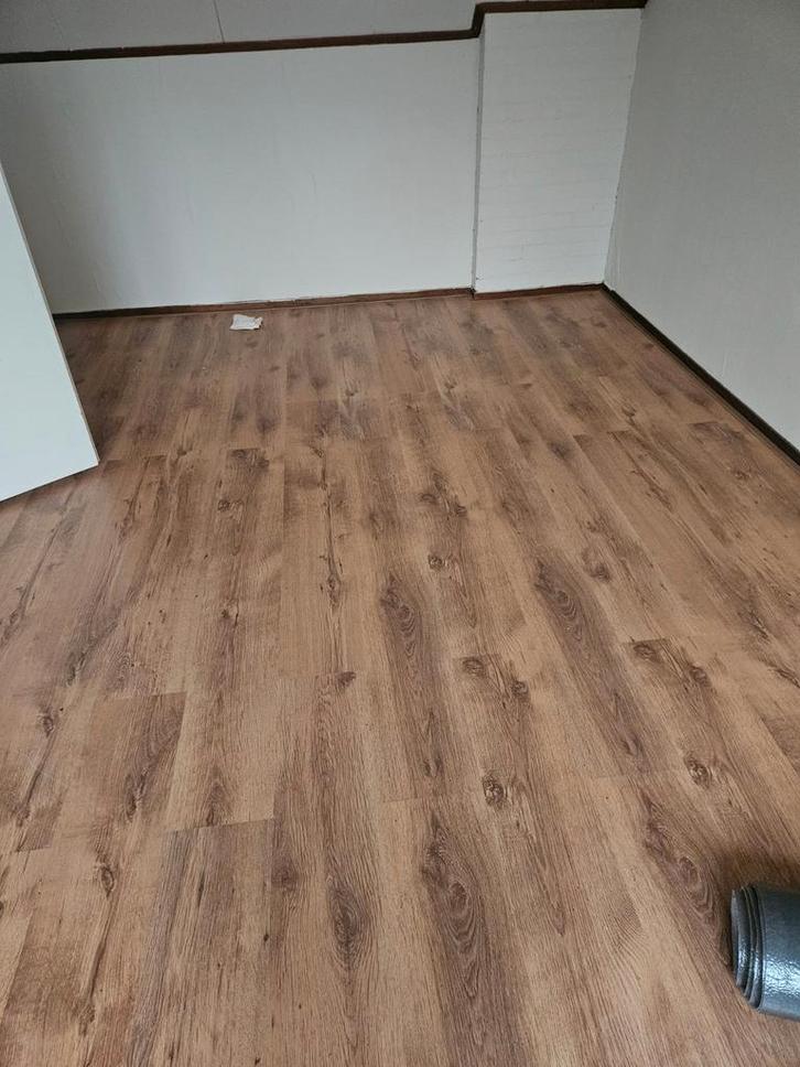 Mooie laminaat vloer, Huis en Inrichting, Stoffering | Vloerbedekking, Gebruikt, Laminaat, Bruin, 10 tot 25 m², Ophalen of Verzenden
