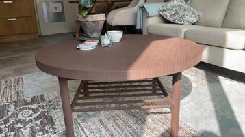 Ronde salontafel beschikbaar voor biedingen