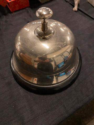 Vintage Tafelbel / Baliebel beschikbaar voor biedingen