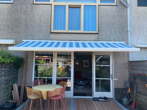 Elektrisch knikarm scherm 5 mtr br 2,5 mtr uitval, Tuin en Terras, Zonneschermen, Zo goed als nieuw, Knikarmscherm, 150 tot 300 cm