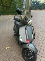 Vespa sprint 2020 Mat grijs, Fietsen en Brommers, Scooters | Vespa, Ophalen, Zo goed als nieuw, Vespa S