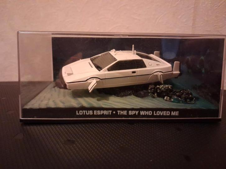 Modelauto Lotus Esprit 007, Hobby en Vrije tijd, Modelauto's | 1:18, Zo goed als nieuw, Auto, Overige merken, Ophalen of Verzenden