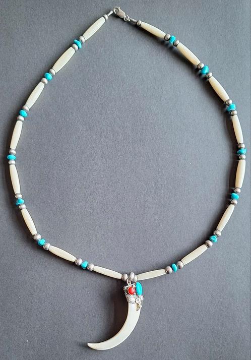 Native American ketting met been en wildzwijn tand., Sieraden, Tassen en Uiterlijk, Antieke sieraden, Ketting, Zilver, Ophalen of Verzenden